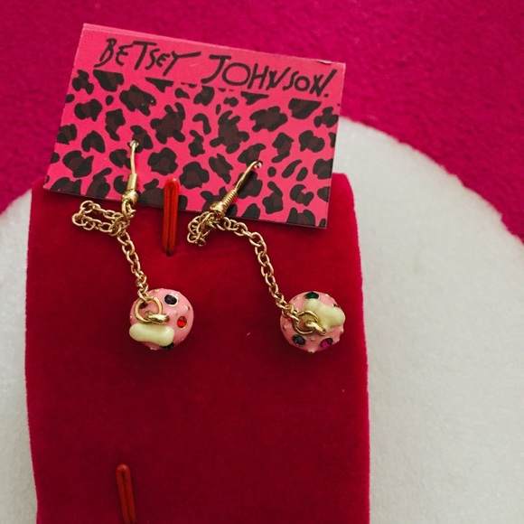 Fancy Dangle Pink Cupcake Earrings - Picture 6 of 6